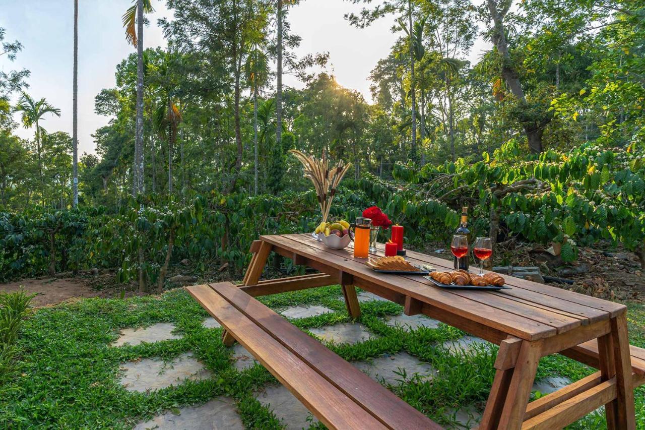 Stayvista At Cicada Chikmagalur 2Bhk Breakfast Included With Amazing View Ngoại thất bức ảnh