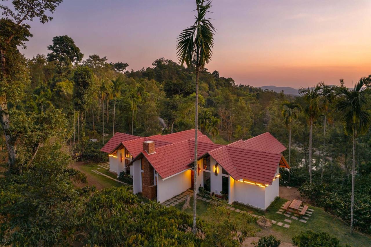 Stayvista At Cicada Chikmagalur 2Bhk Breakfast Included With Amazing View Ngoại thất bức ảnh