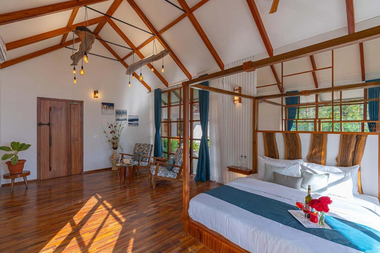 Stayvista At Cicada Chikmagalur 2Bhk Breakfast Included With Amazing View Ngoại thất bức ảnh