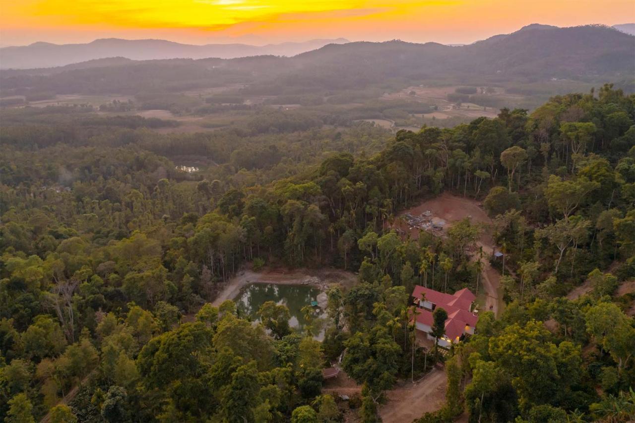 Stayvista At Cicada Chikmagalur 2Bhk Breakfast Included With Amazing View Ngoại thất bức ảnh