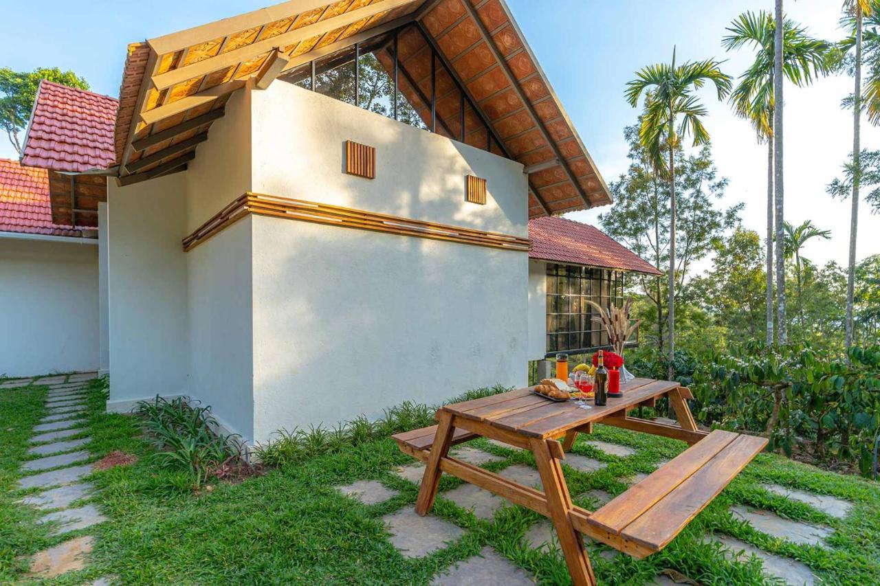 Stayvista At Cicada Chikmagalur 2Bhk Breakfast Included With Amazing View Ngoại thất bức ảnh
